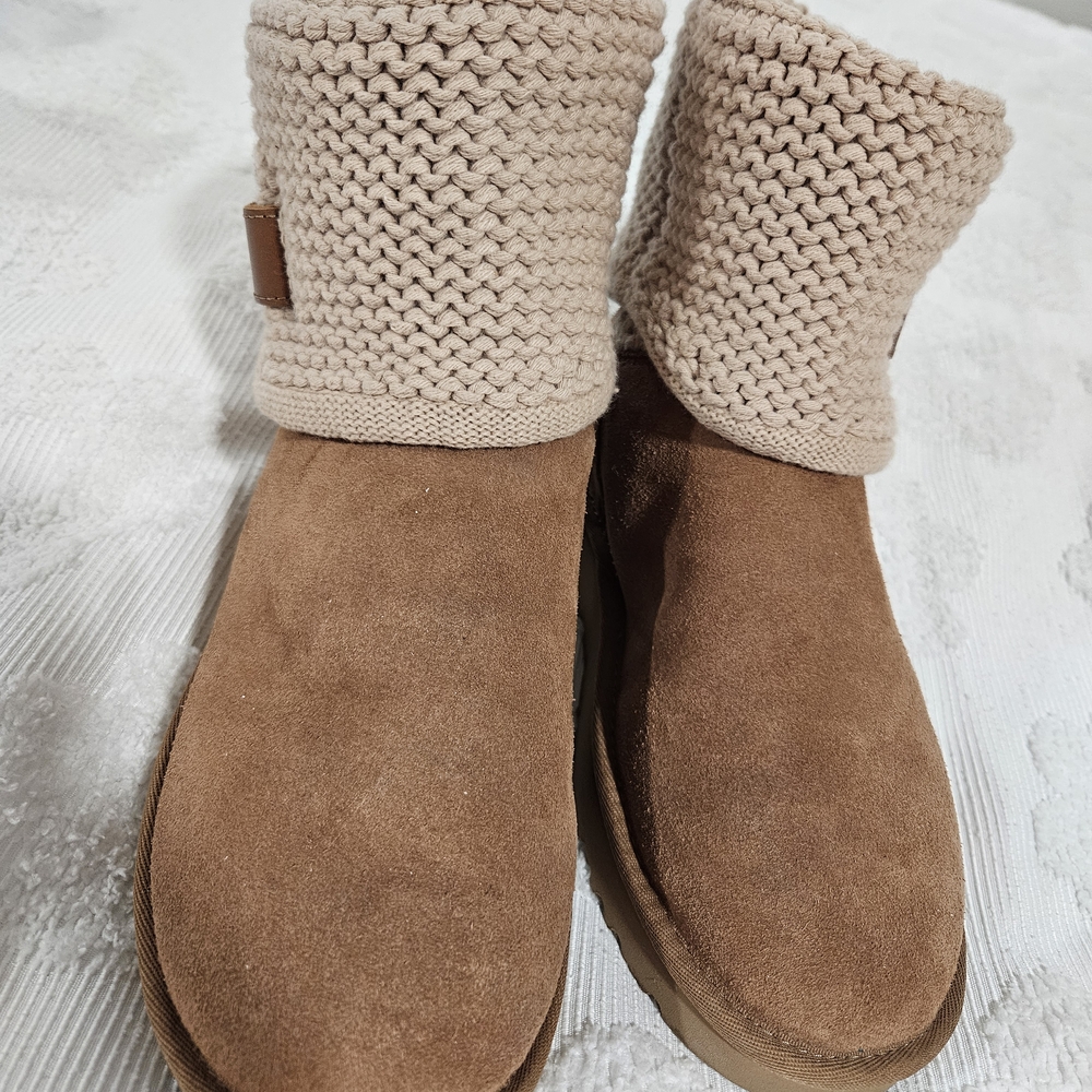 Ugg Chestnut Knit Boots - Picture 8 of 10